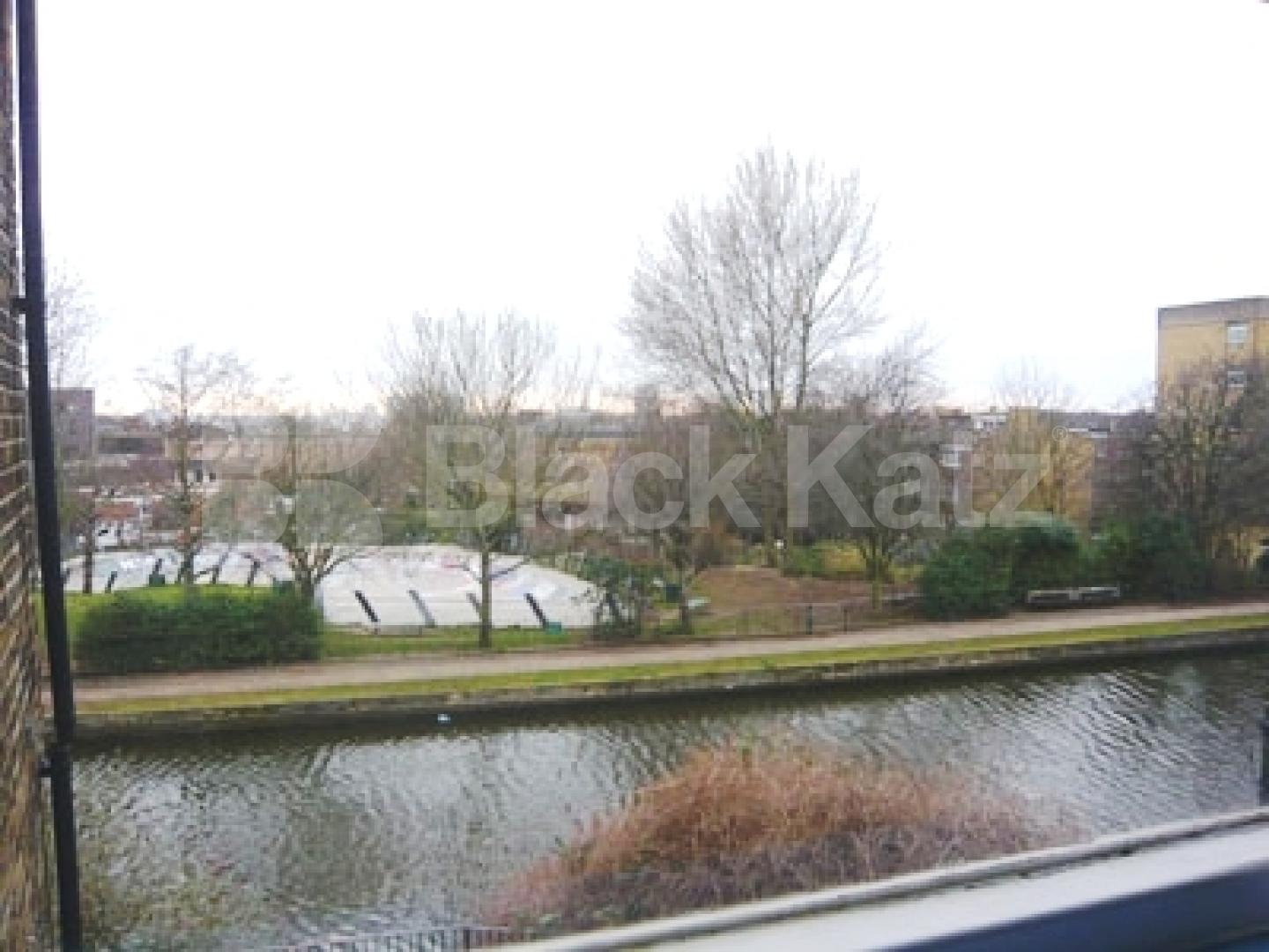 			Overlooking Canal!, 2 Bedroom, 1 bath, 1 reception Flat			 Hormead Road, Westbourne Park